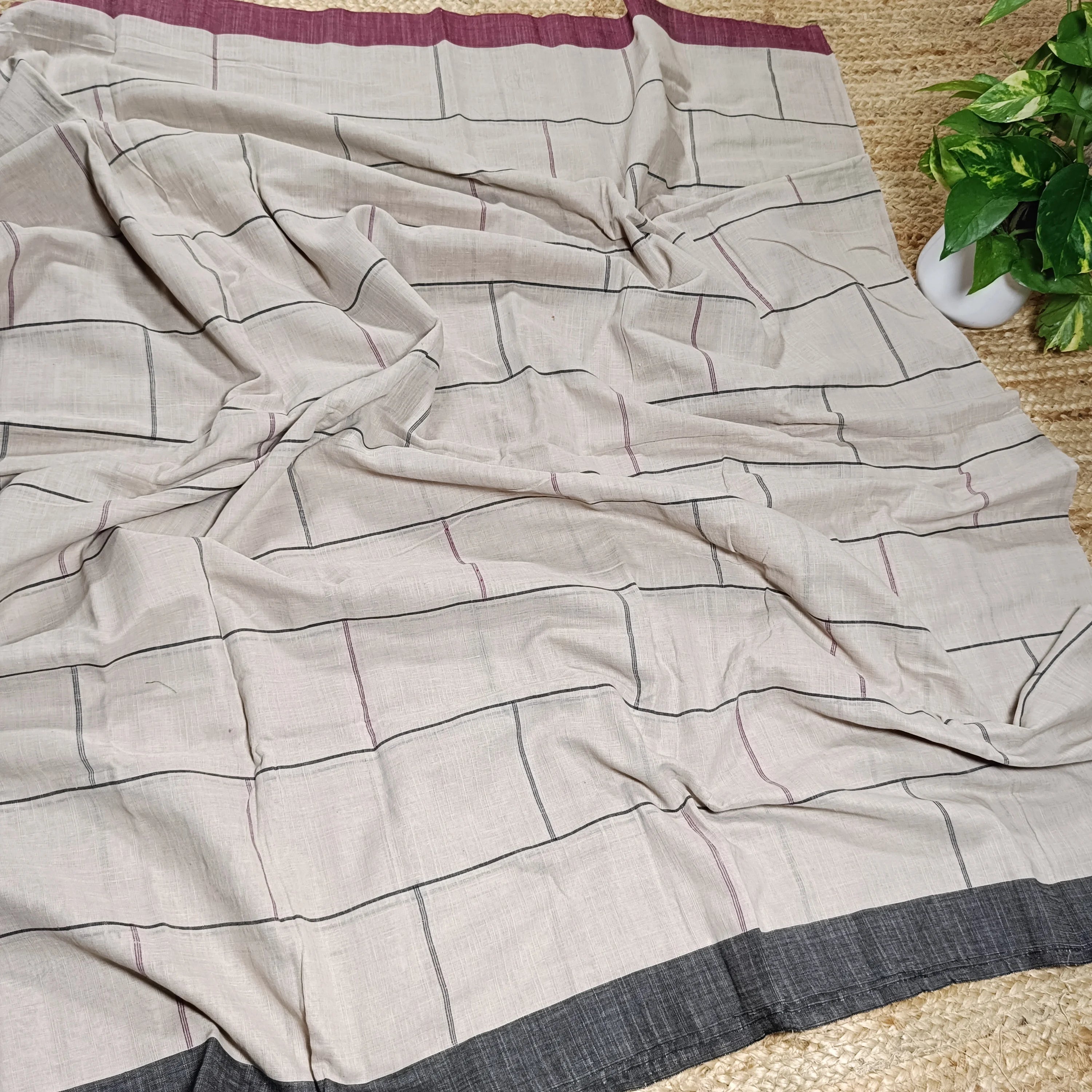 Elegant Pure Handloom Cotton Saree with Gicha Stripe Pallu & Traditional Ganga Jamuna Border