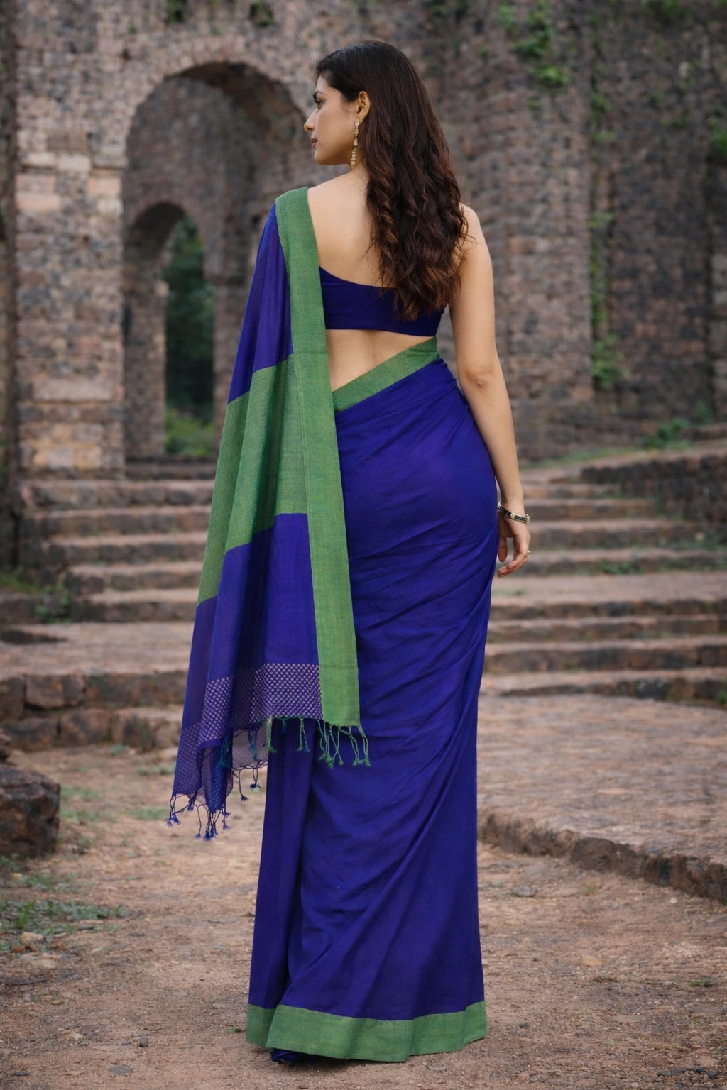 Neelika-Handwoven Cotton Mulmul Saree with blouse piece 1