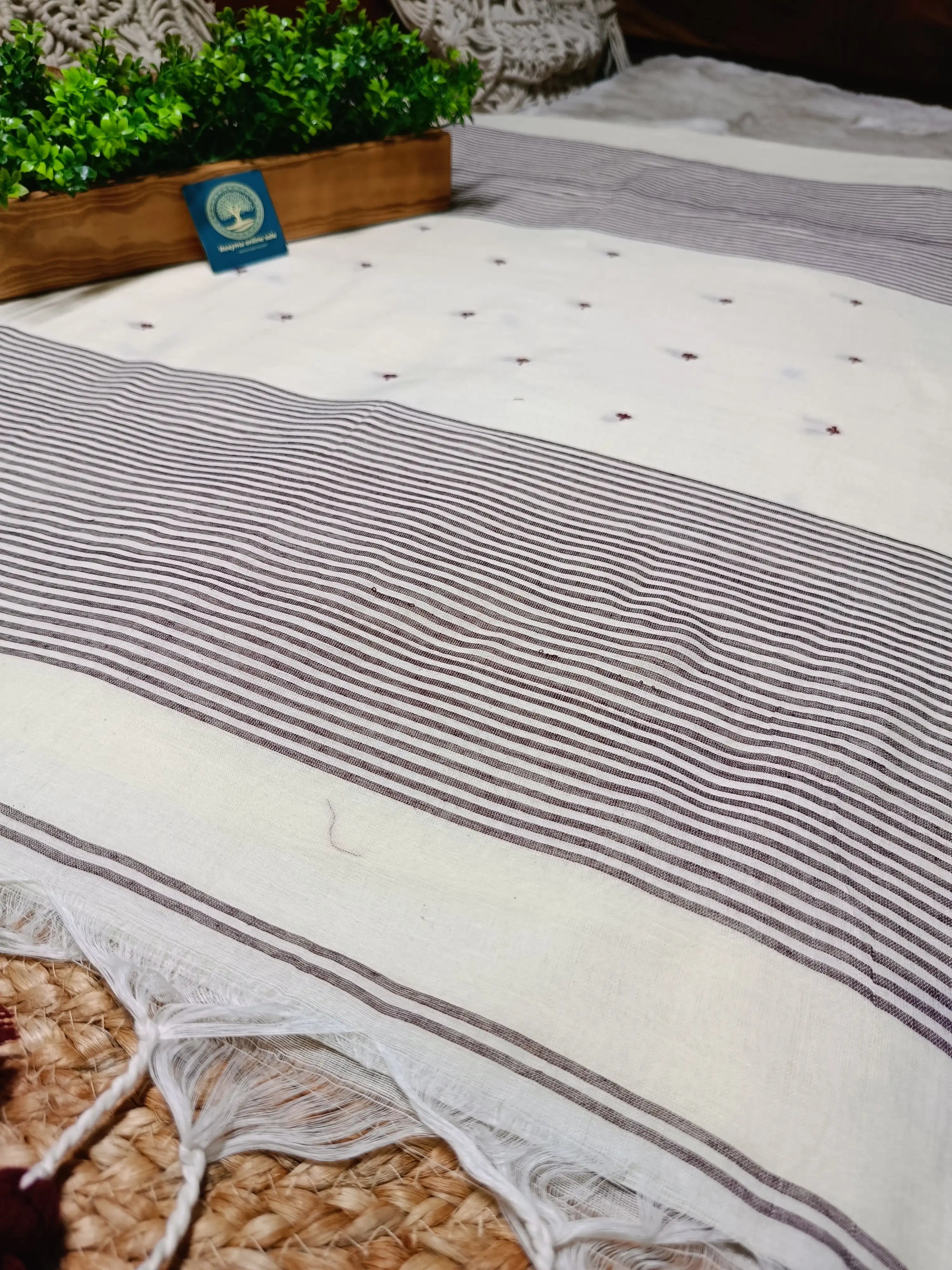 Premium Bengal Pure Cotton Saree with Buti Work & Striped Pallu | Handloom Cotton Saree with Blouse Piece