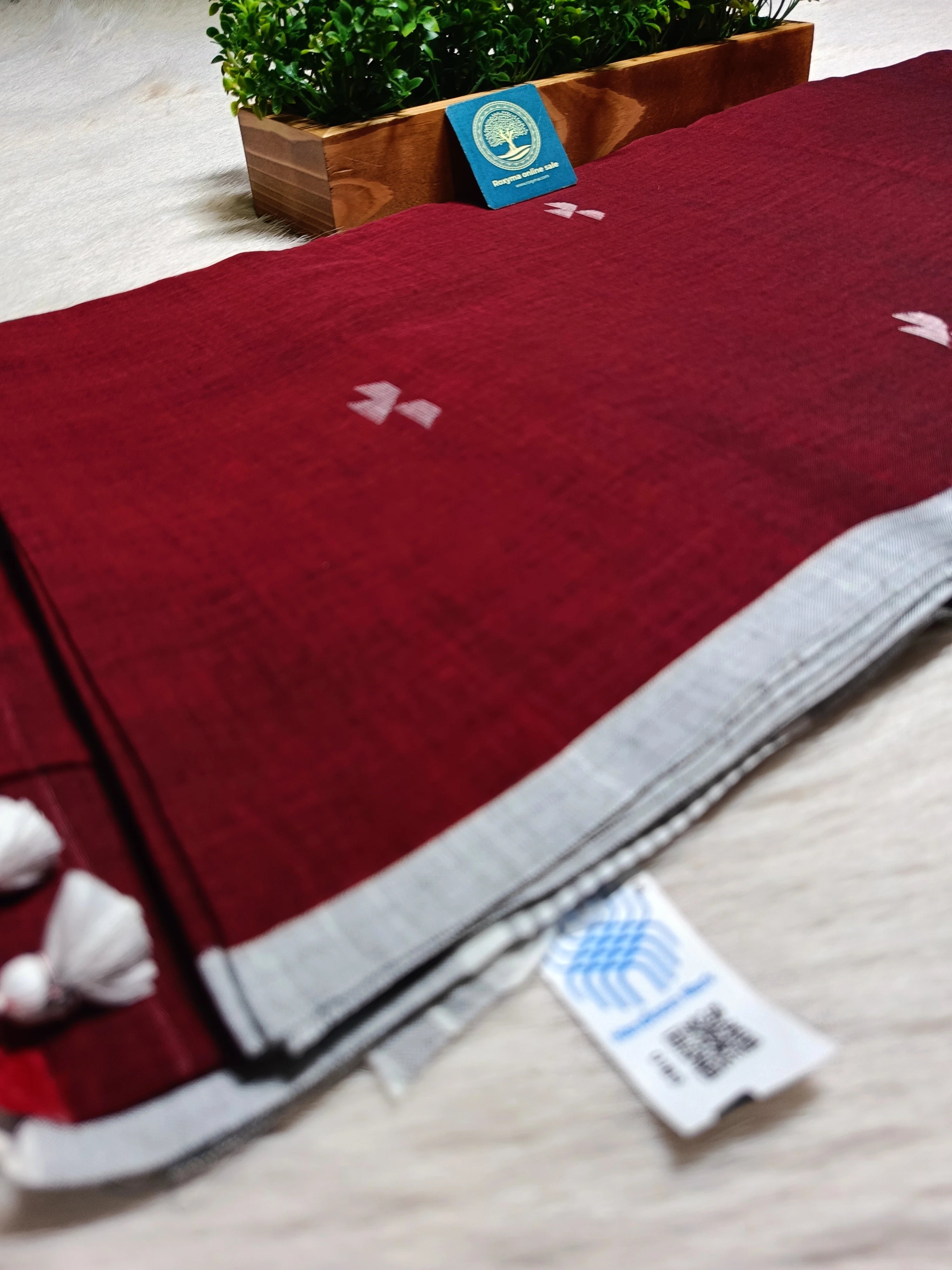 Premium Handwoven Cotton Jamdani Saree – Maroon with jamdani butties & Striped Pallu