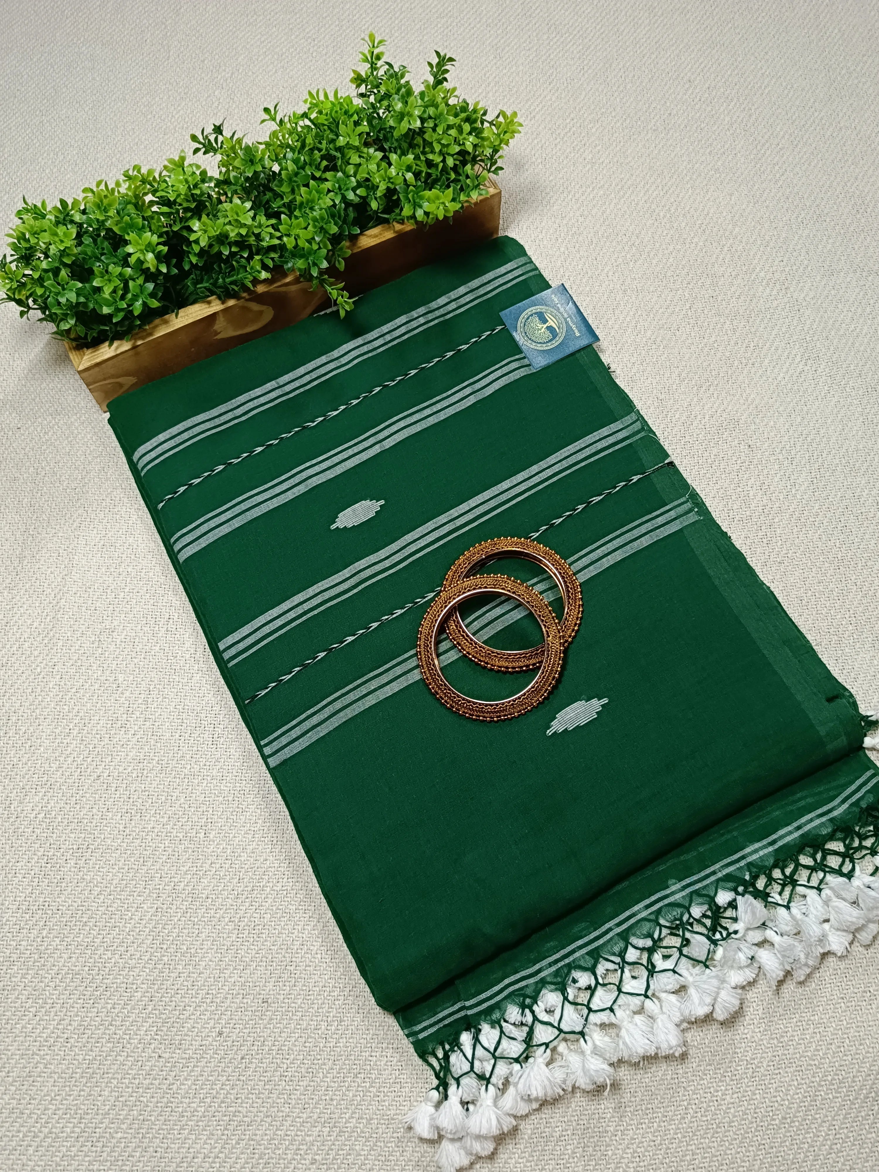 Premium Mulmul Cotton Jamdani Saree with Blouse Piece – Handwoven Soft Bengal Jamdani Saree in Elegant Green