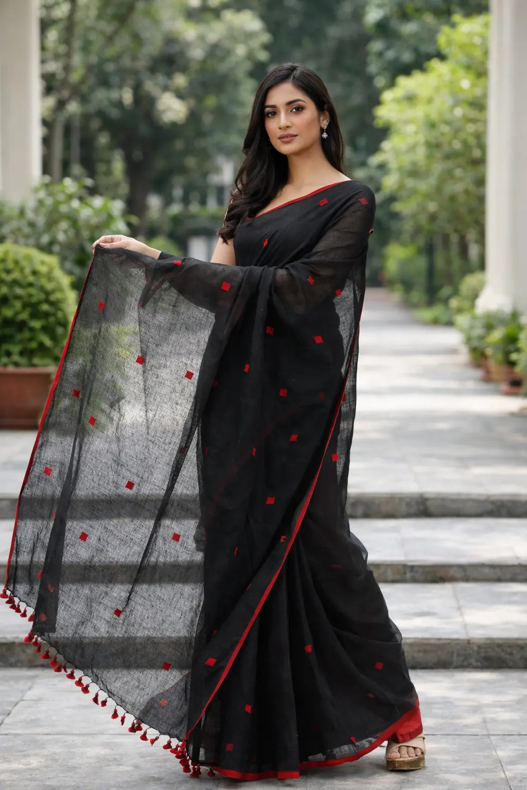 Premium_Black_Linen_Saree_with_Red_Jamdani_Buties_Contrast_Running_Blouse_Piece_5 2