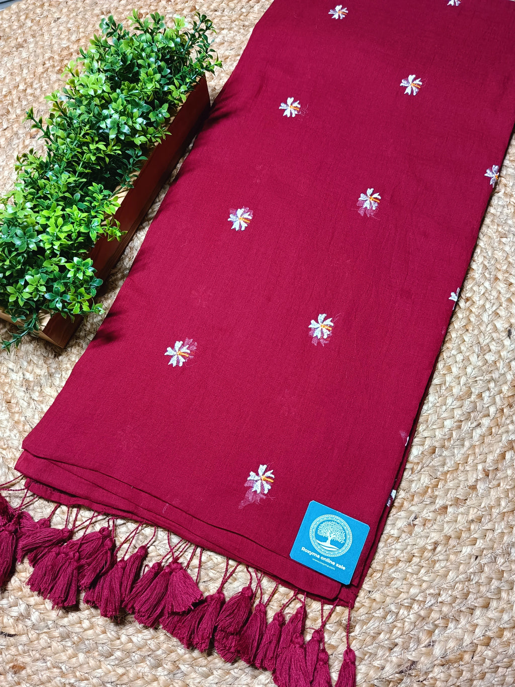 Pure Mulmul Cotton Saree with Seuli Flower Embroidery – Handcrafted Lightweight Bengal Cotton Saree