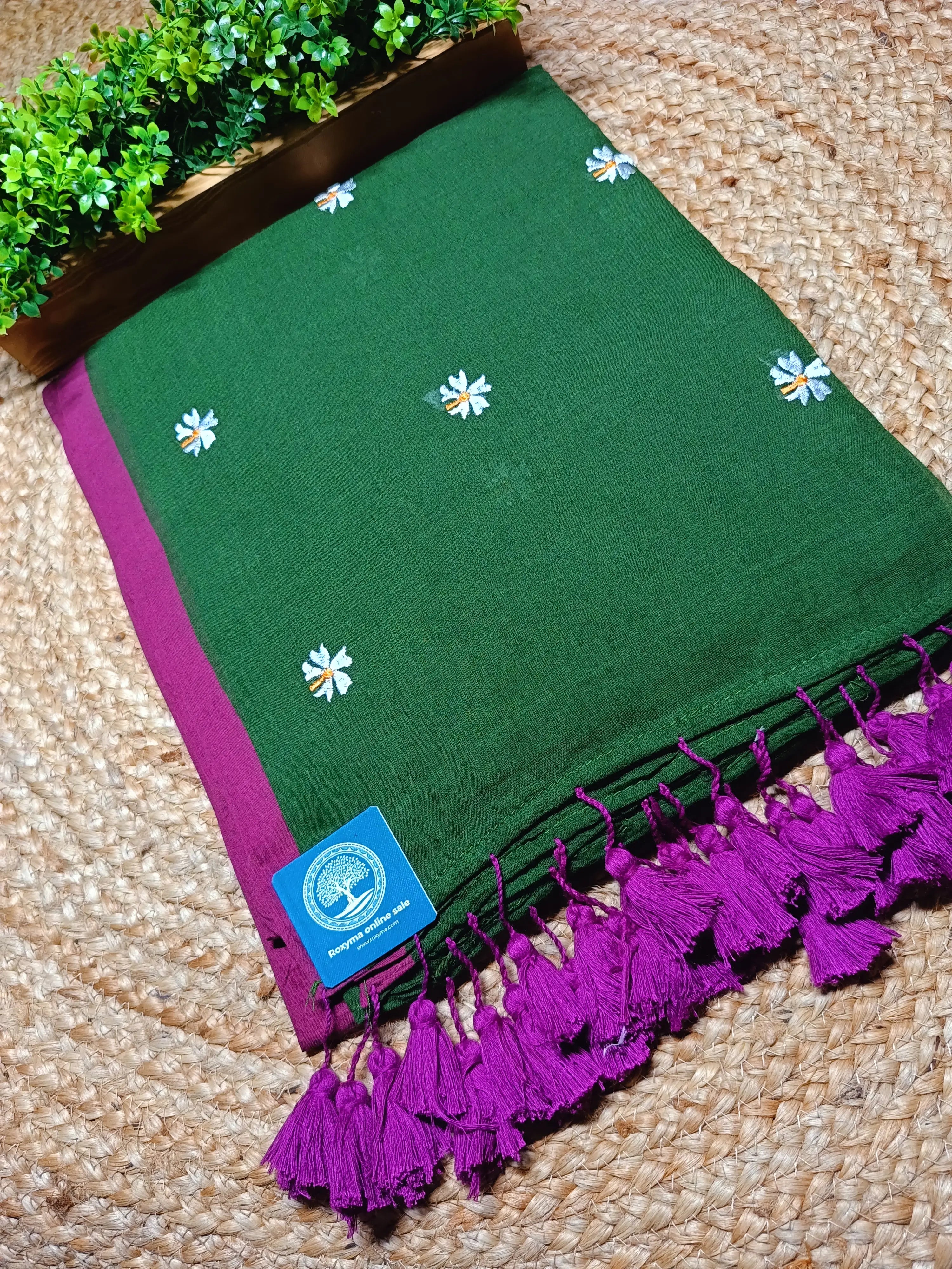 Pure Mulmul Cotton Saree with Seuli Flower Embroidery – Handcrafted Lightweight Bengal Cotton Saree in Forest Green with Contrast Border