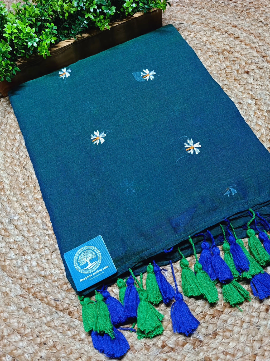 Pure Mulmul Cotton Saree with Seuli Flower Embroidery – Handcrafted Lightweight Bengal Cotton Saree in Teal Green