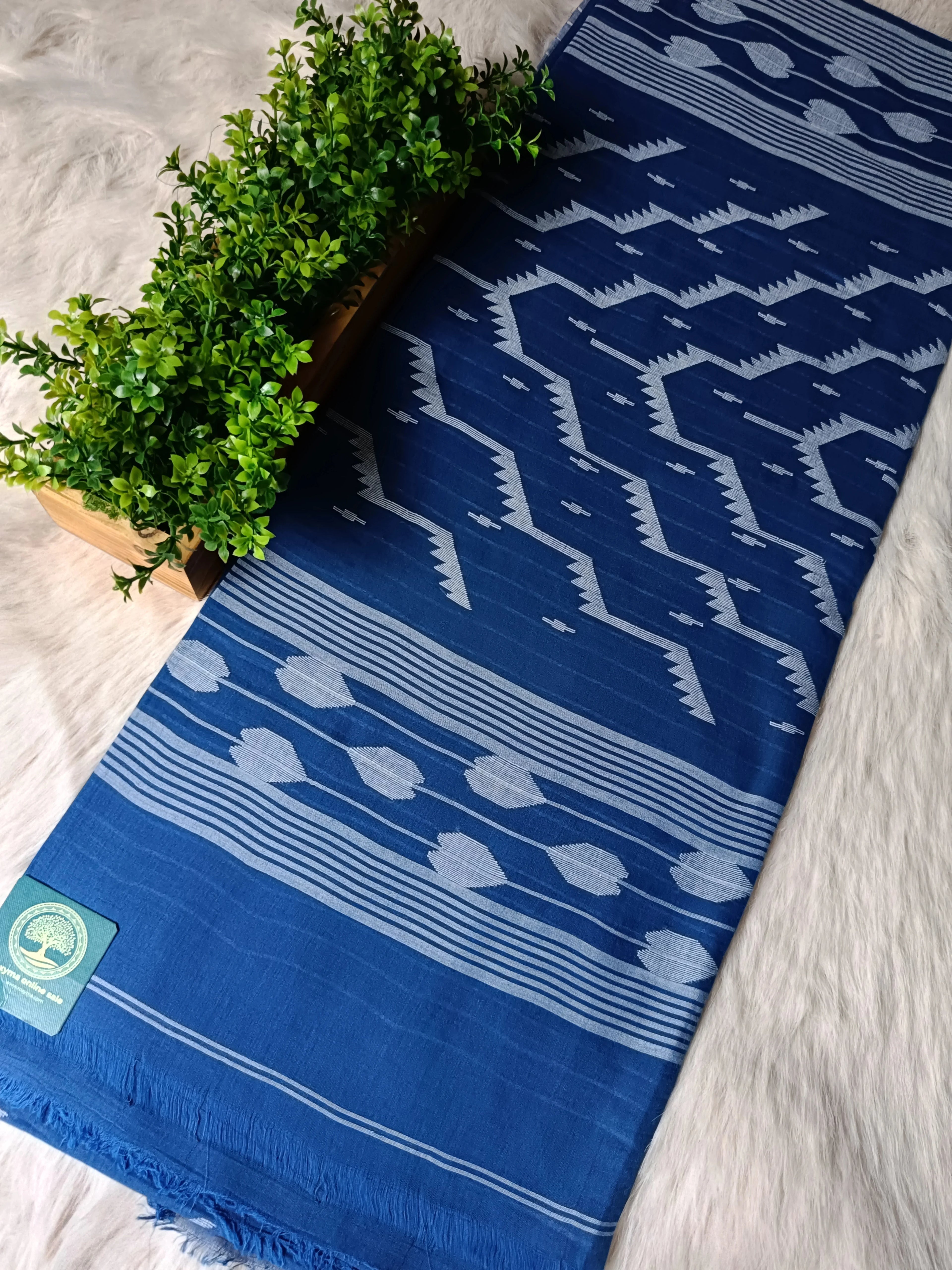 RAGHINI-A Premium Quality Handwoven Cotton Mulmul Jamdani Saree with Blouse Piece