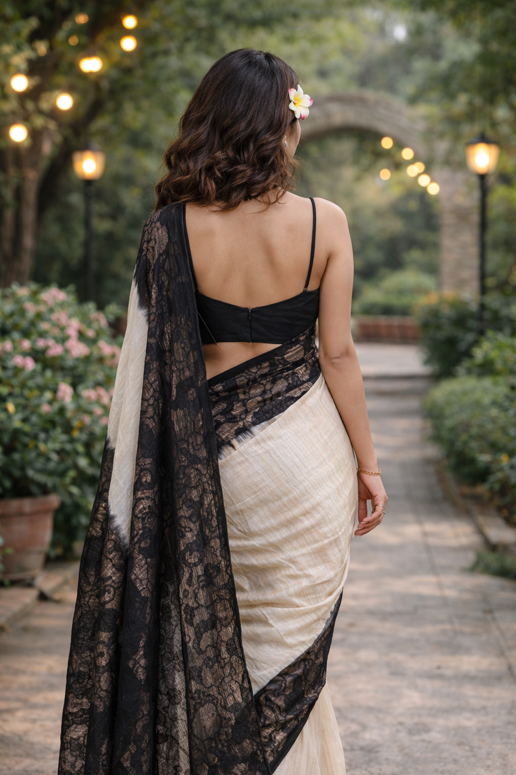 Ivory Matka Silk Saree with Black Jamdani Border & Pallu_3