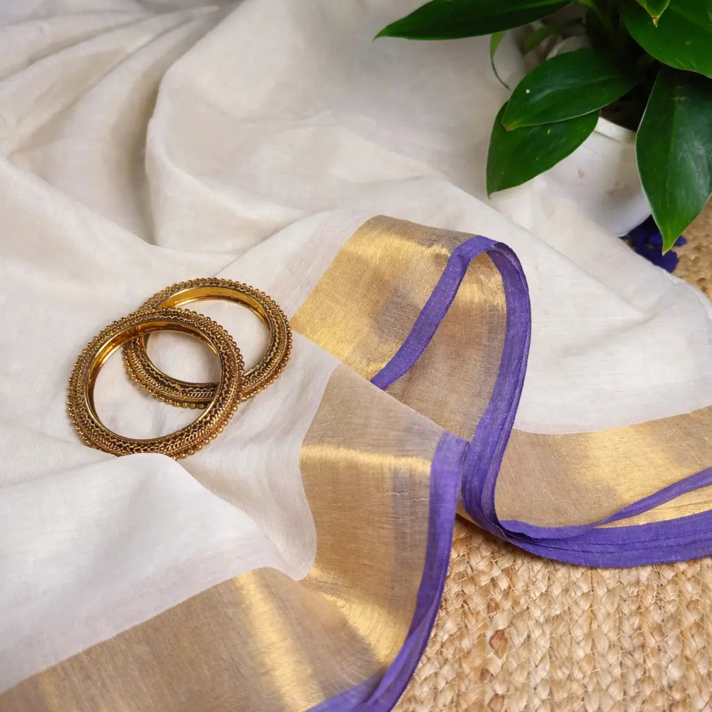 Roxyma_Cream_Mulmul_Cotton_Saree_With_Golden_Zari_Border_3