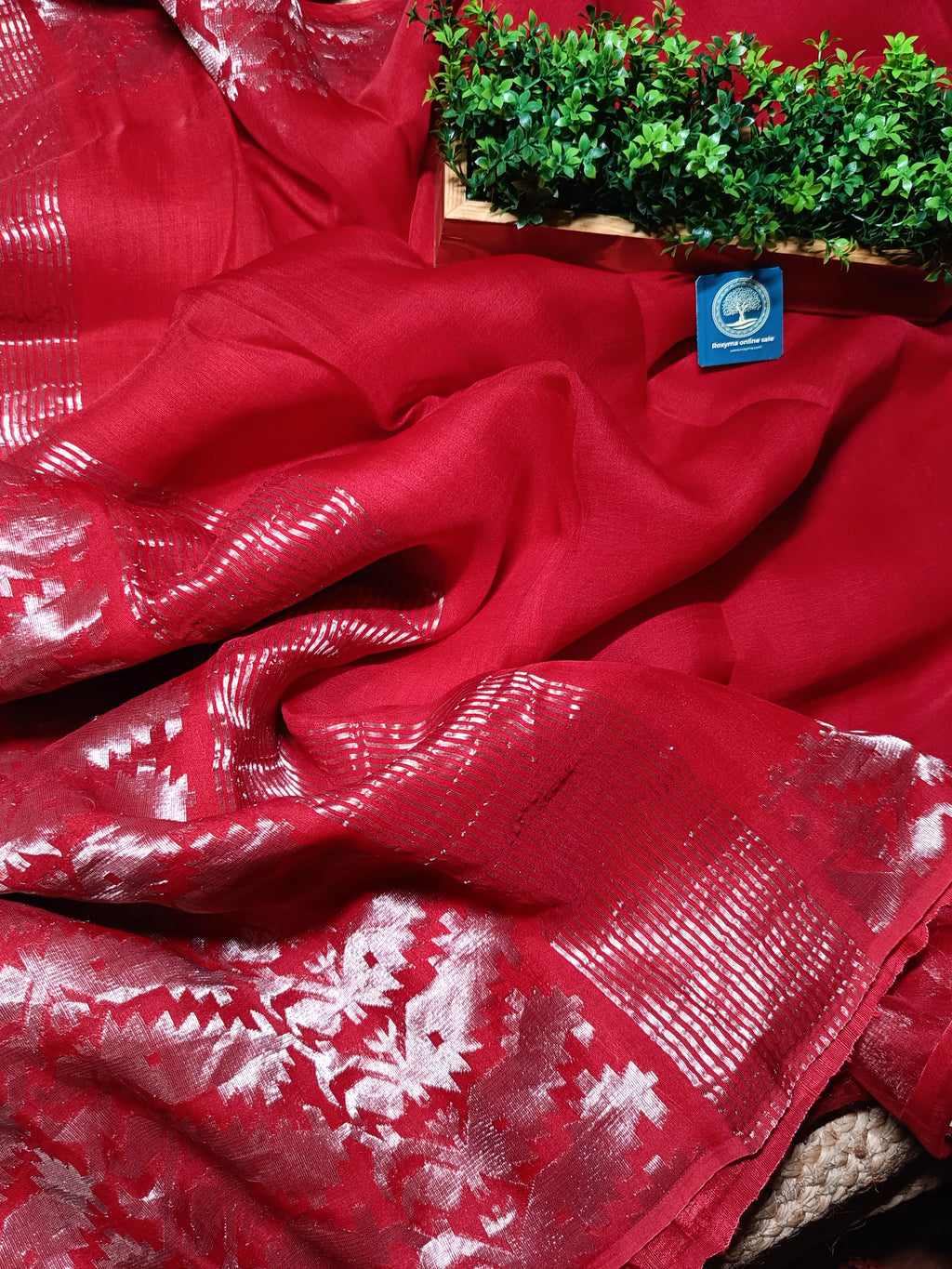Subarnalata - Pure Maslin Silk Saree with Matka Silk Blouse Piece | Premium Handloom Silk Saree | Elegant Festive & Wedding Wear