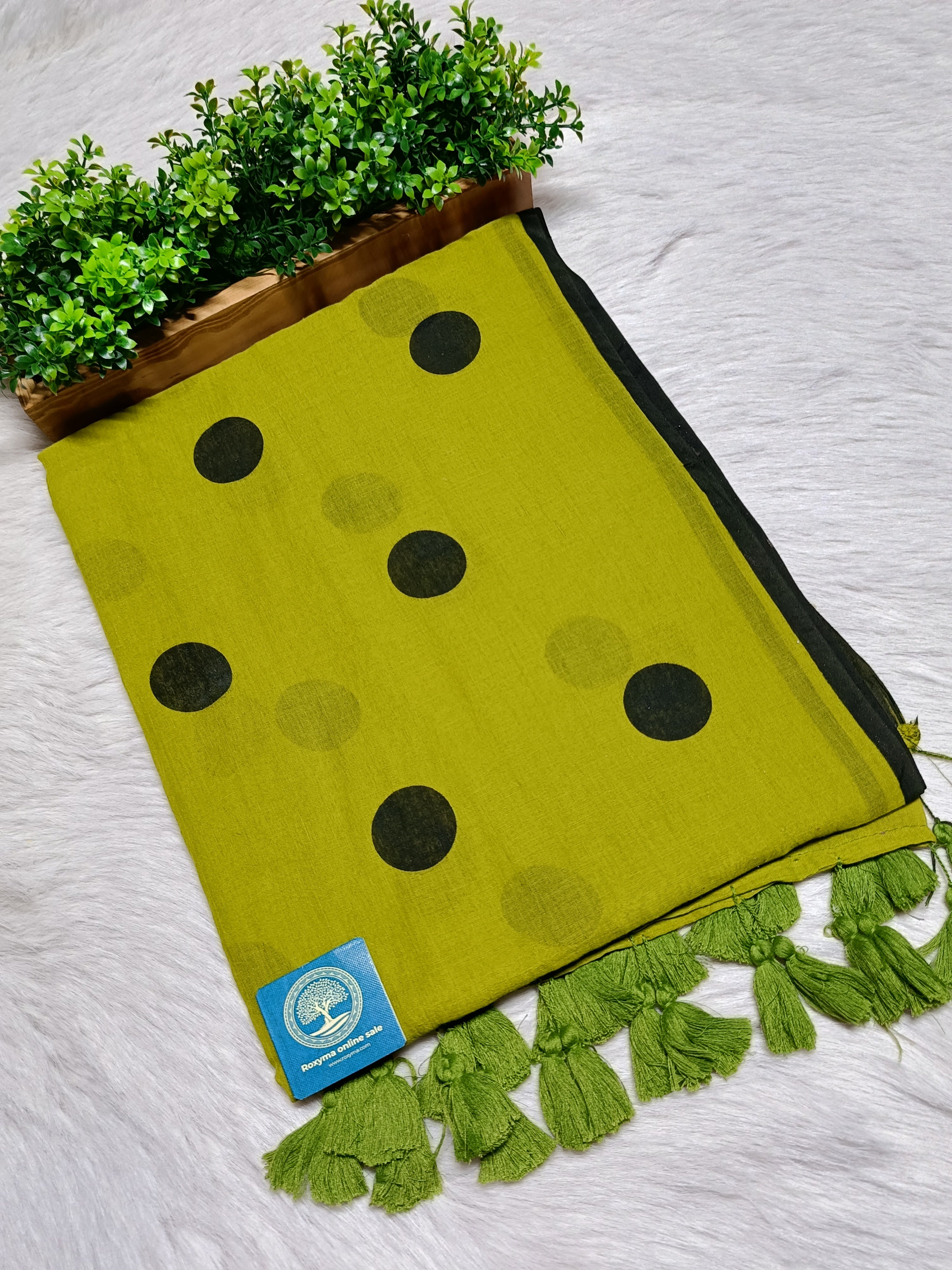Pure Handwoven Cotton Mulmul Saree with Printed Ball Buti & Tassels