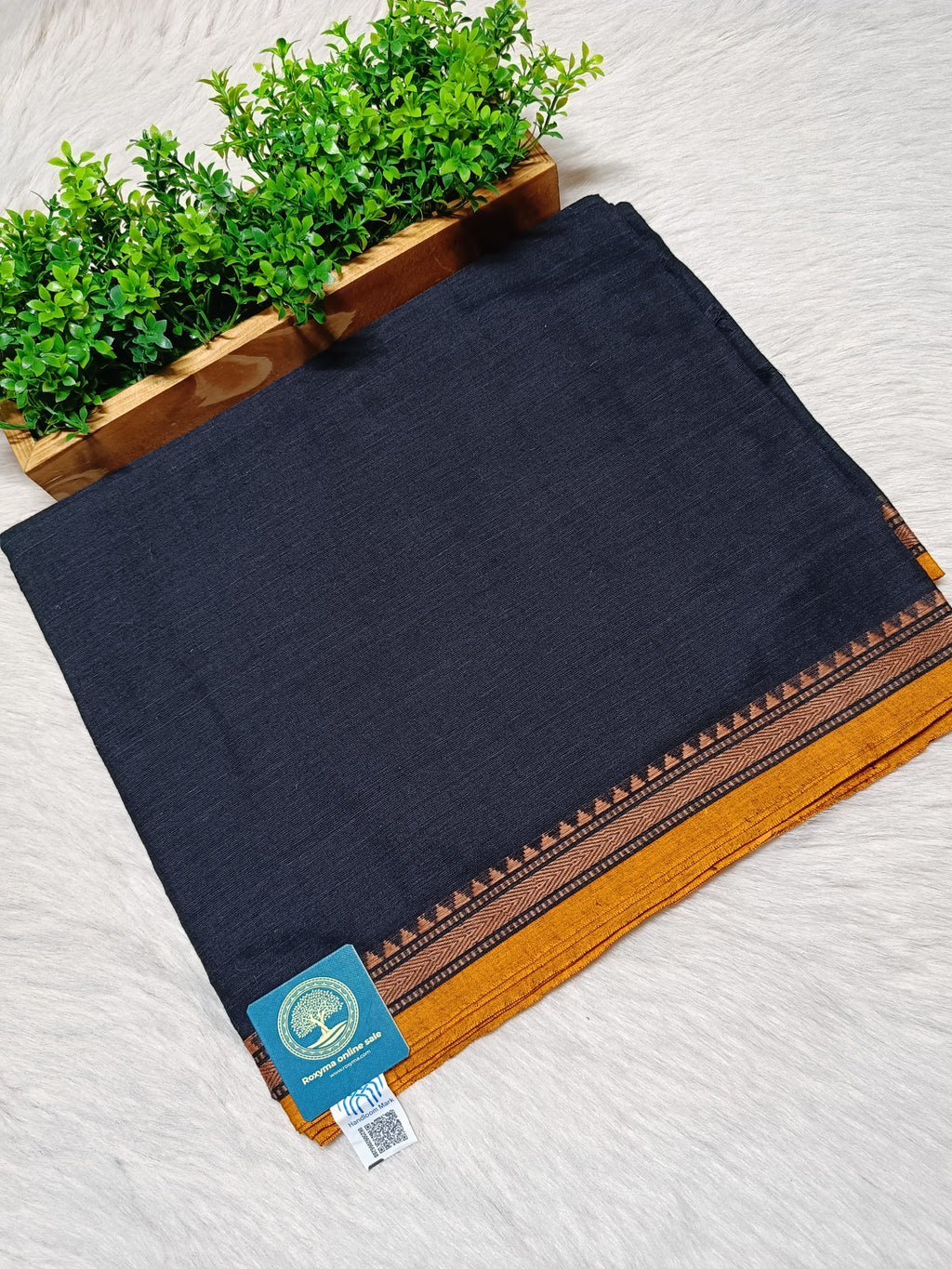 Bengal Handwoven Dhaniyakhali Cotton Saree with Customised Narayanpet Border