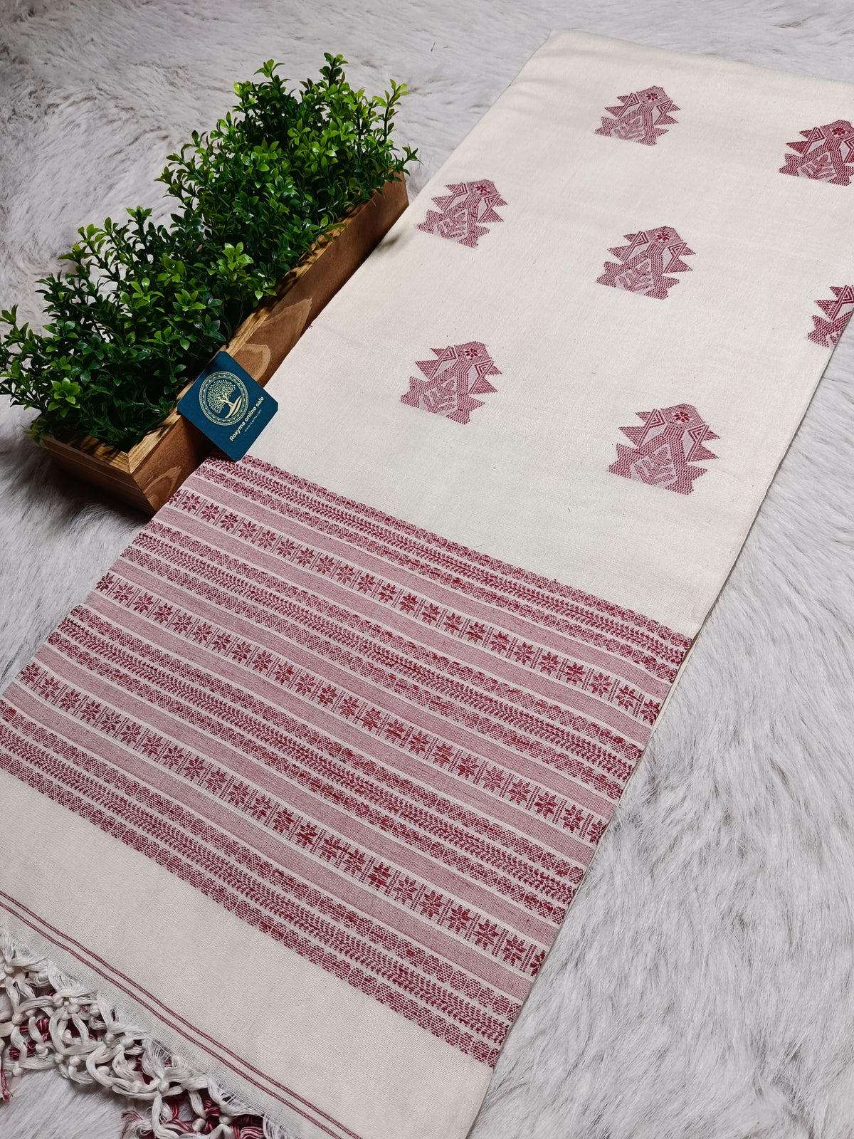 Pure Handloom Bengal Cotton Saree – Traditional Red and White with Ornate Geometric Motifs