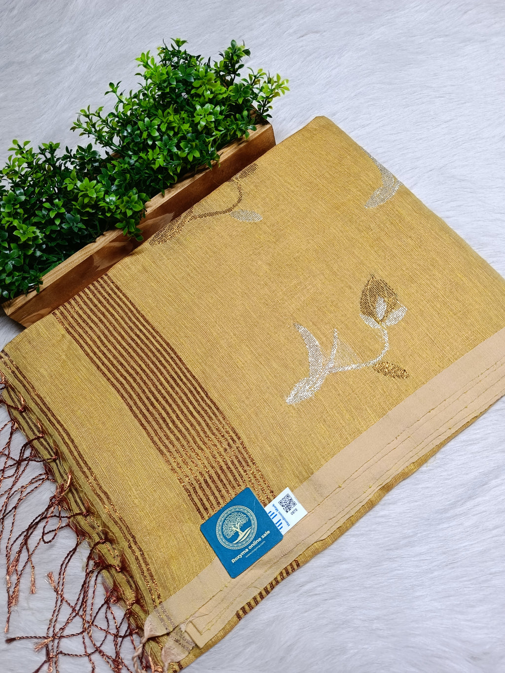 Premium Handwoven Tissue Linen Saree with Tulip Motifs & Blouse Piece