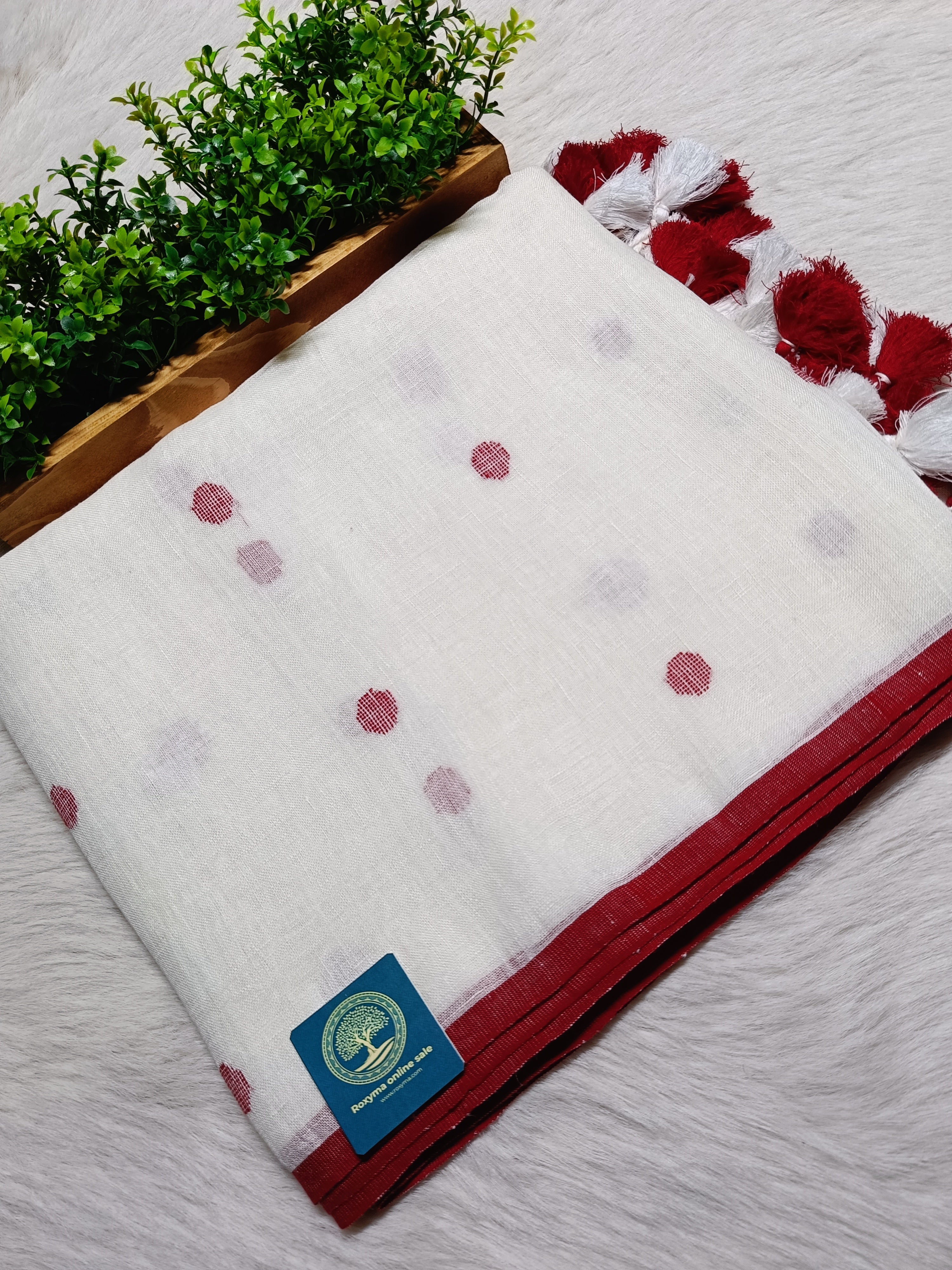 Sindura Buti - Linen Saree  With Jamdani Buties