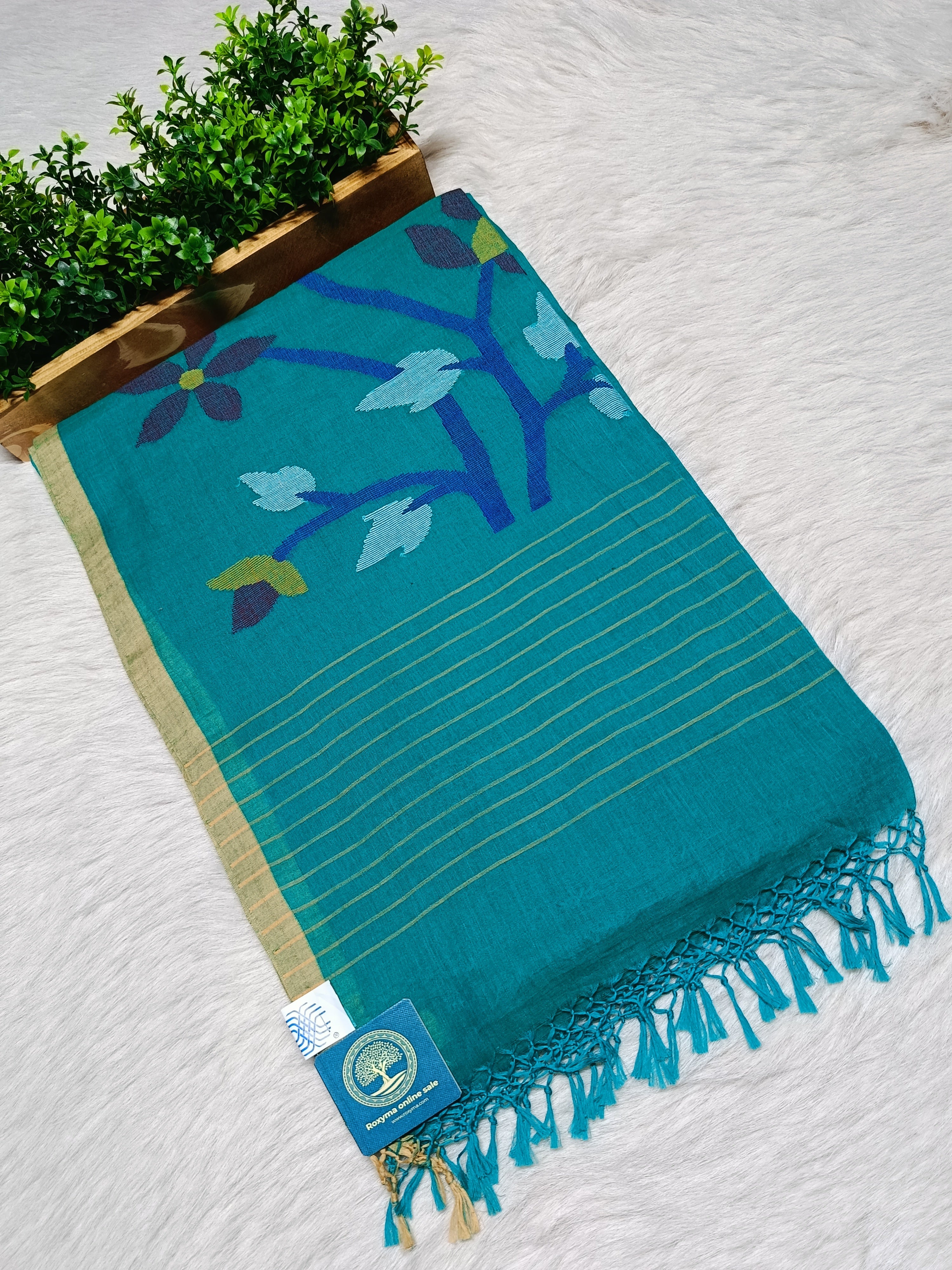 Mulmul Cotton Jamdani Saree – Handwoven Elegance with Traditional Craftsmanship
