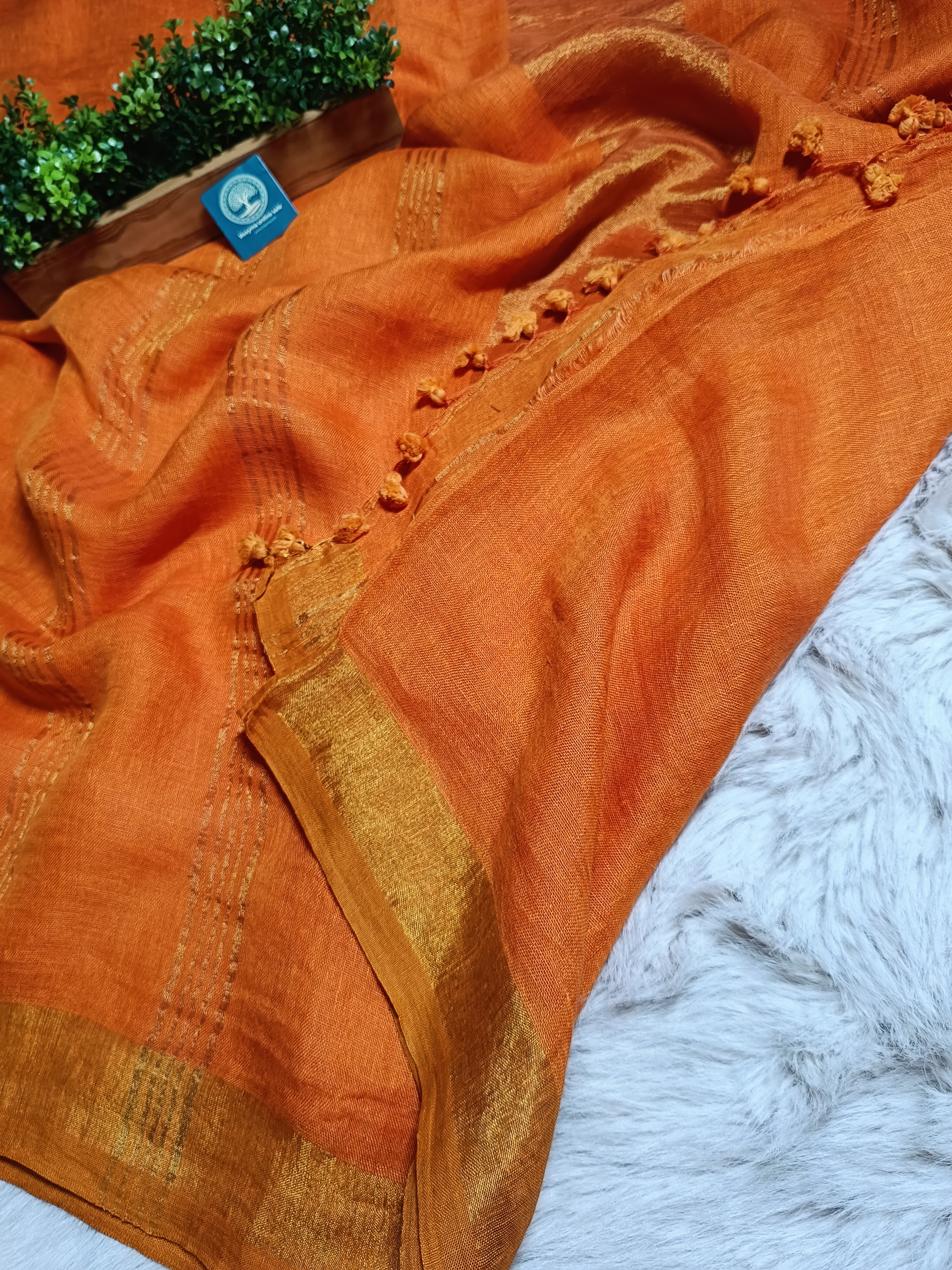Jayasree Linen Saree With Zari Border and Blouse Piece