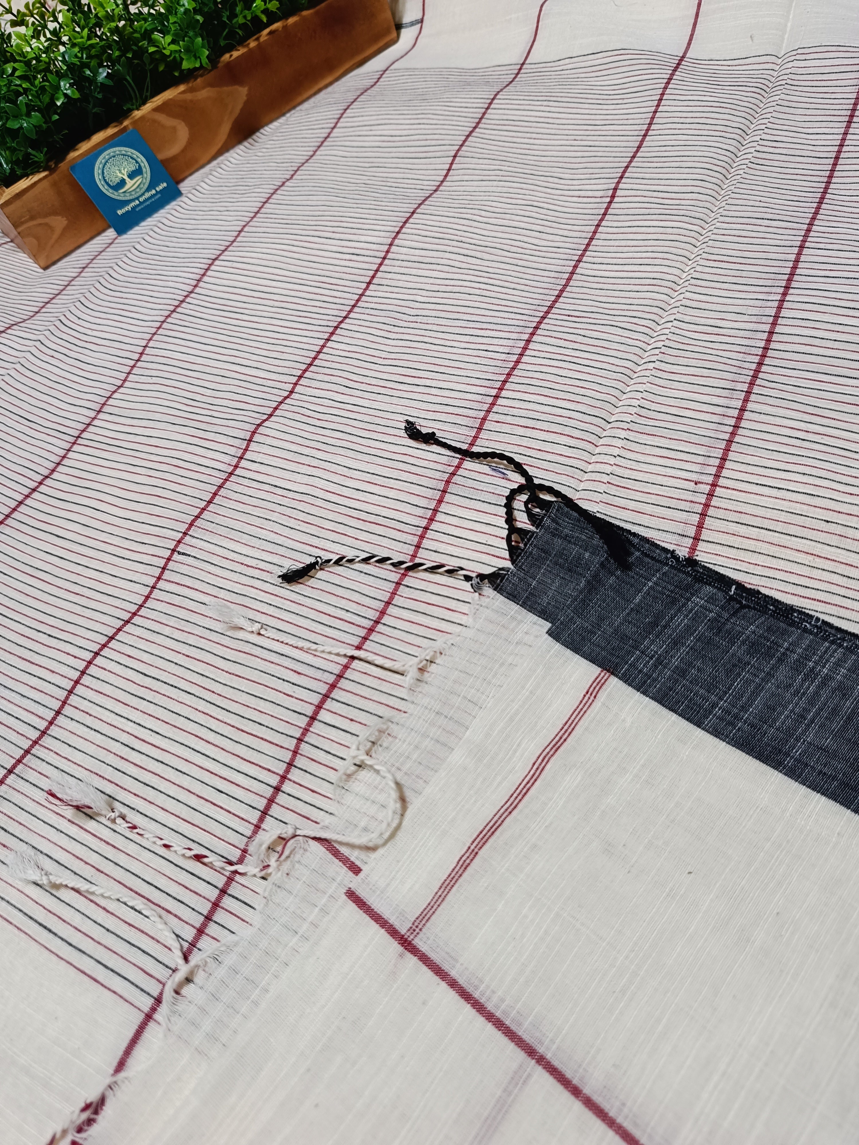 Pure Cotton Saree with Double  Contrast Border and Blouse Piece