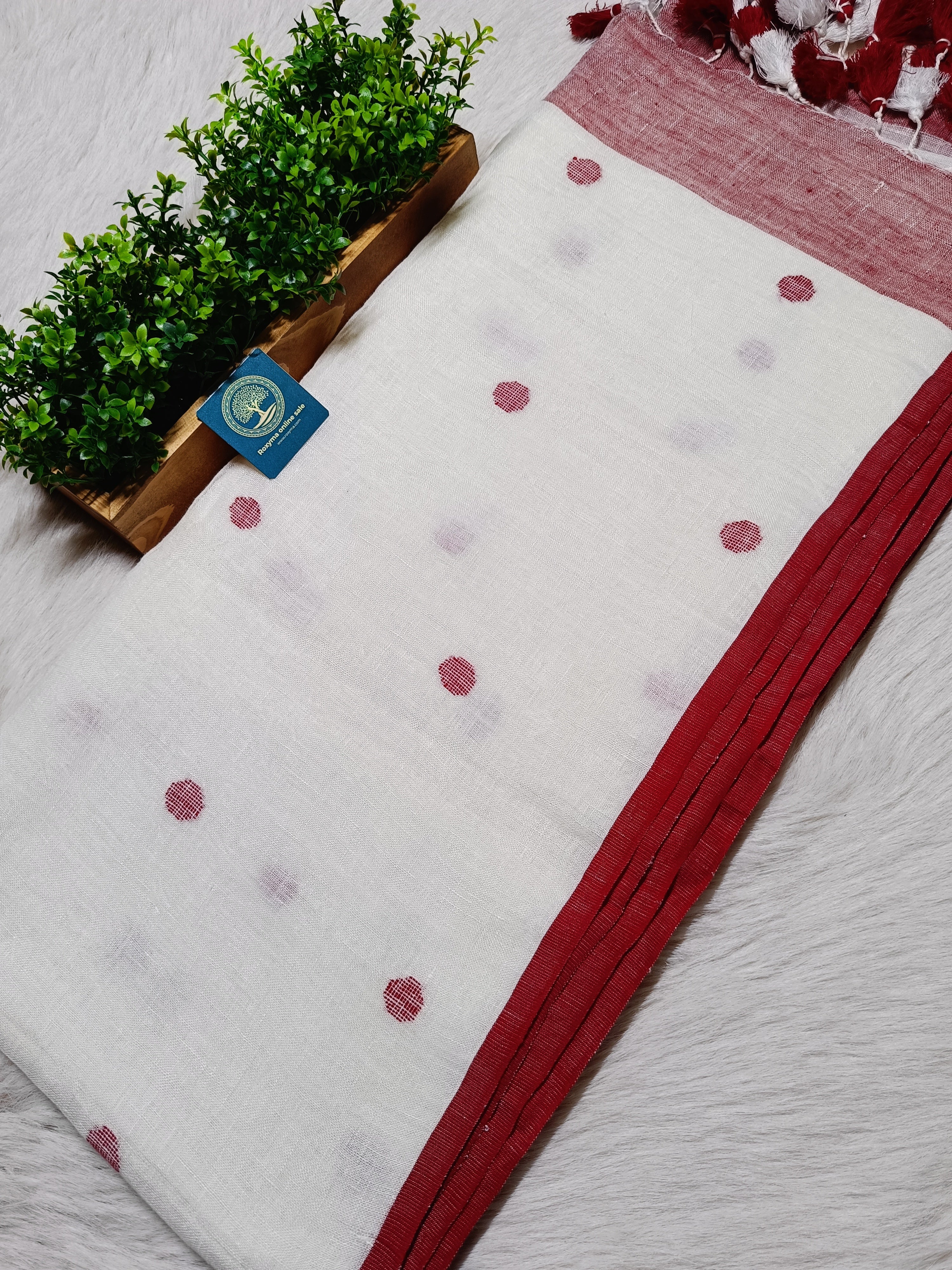 Sindura Buti - Linen Saree  With Jamdani Buties