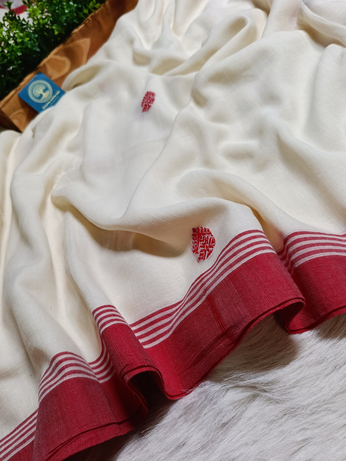 Traditional Red and White Soft Cotton Baluchuri Saree with Blouse Piece – Pure Handloom