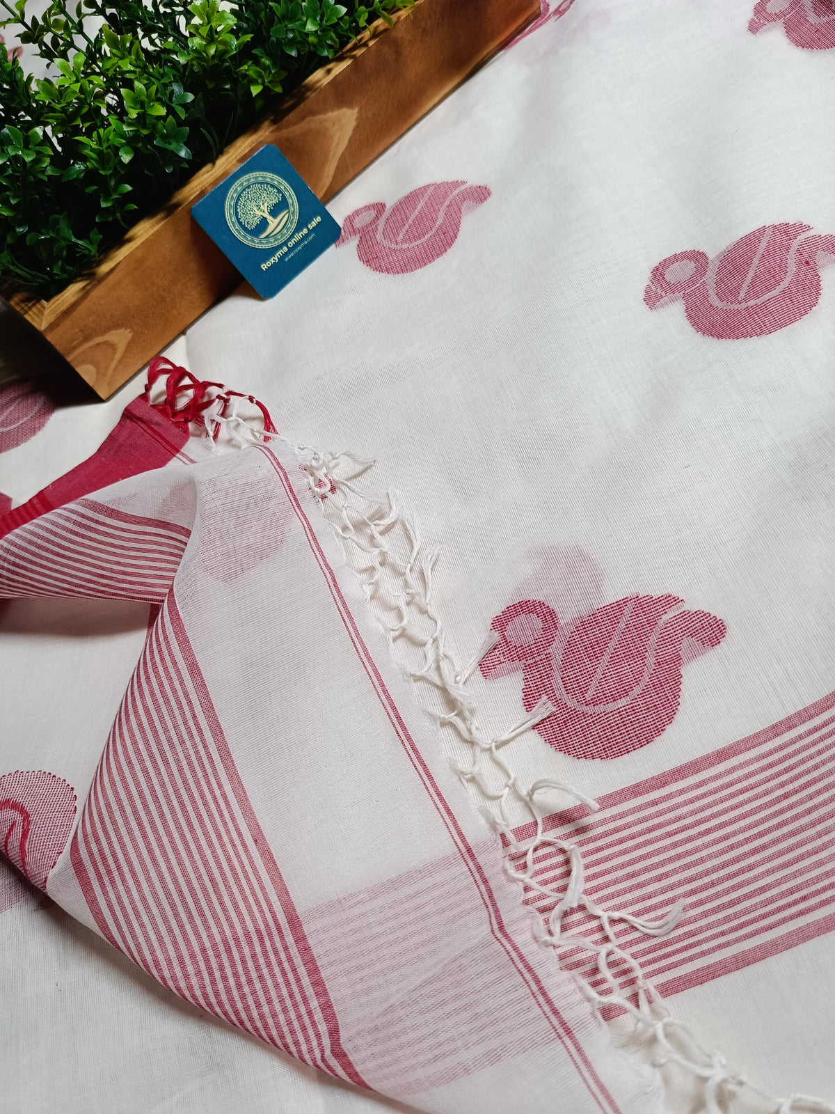 Pure Handloom Bengal Cotton Saree – Traditional Red and White with Traditional Bird Motifs
