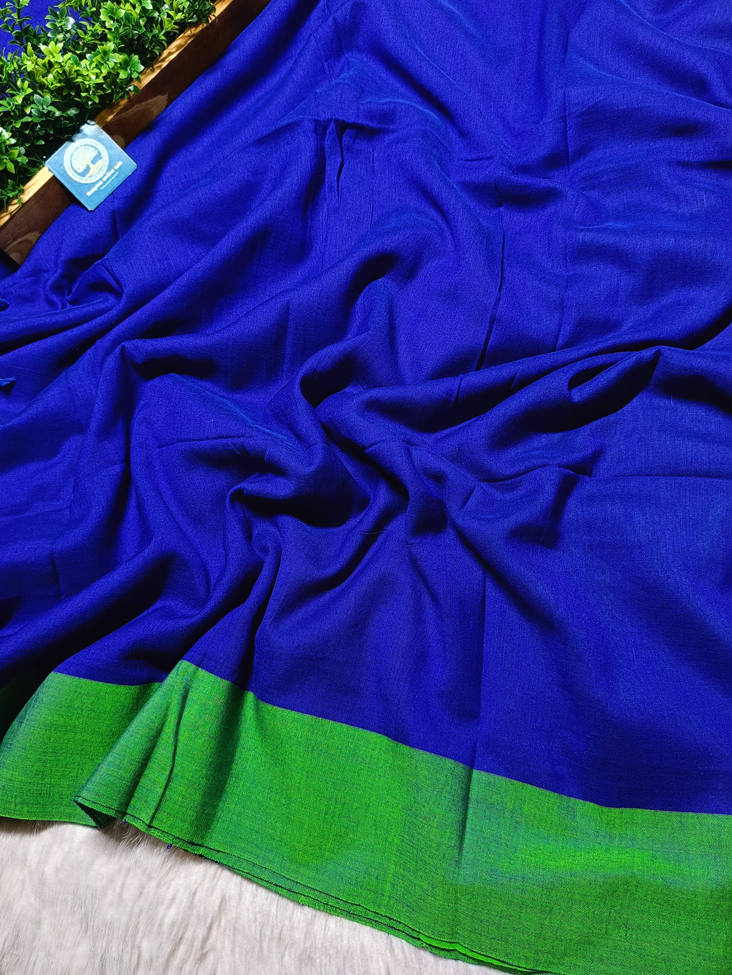 Neelika-Handwoven Cotton Mulmul Saree With Blouse Piece