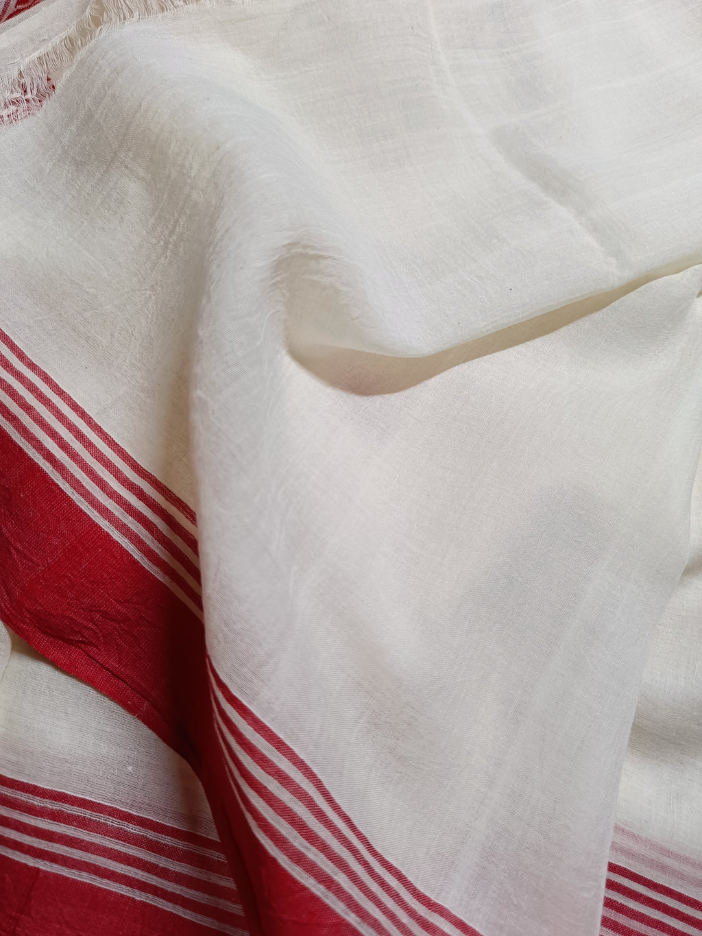 Traditional Red and White Soft Cotton Baluchuri Saree with Blouse Piece – Pure Handloom