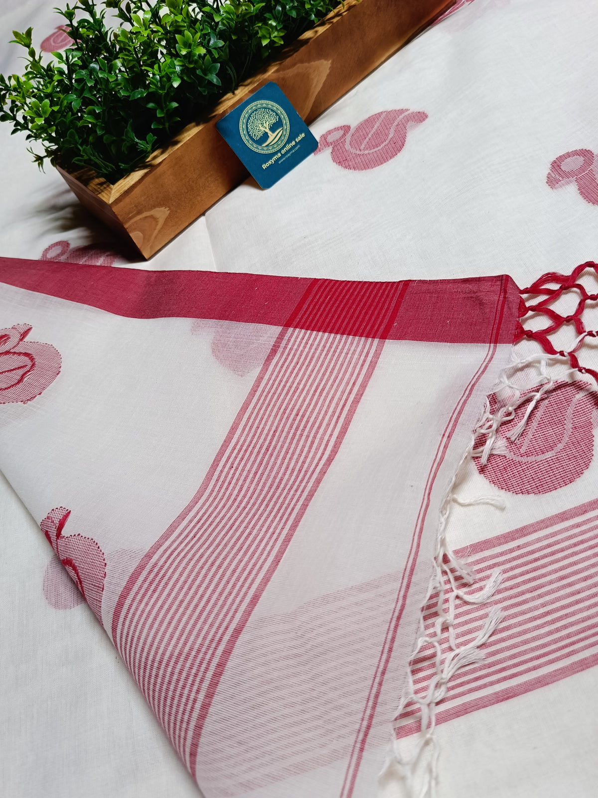 Pure Handloom Bengal Cotton Saree – Traditional Red and White with Traditional Bird Motifs