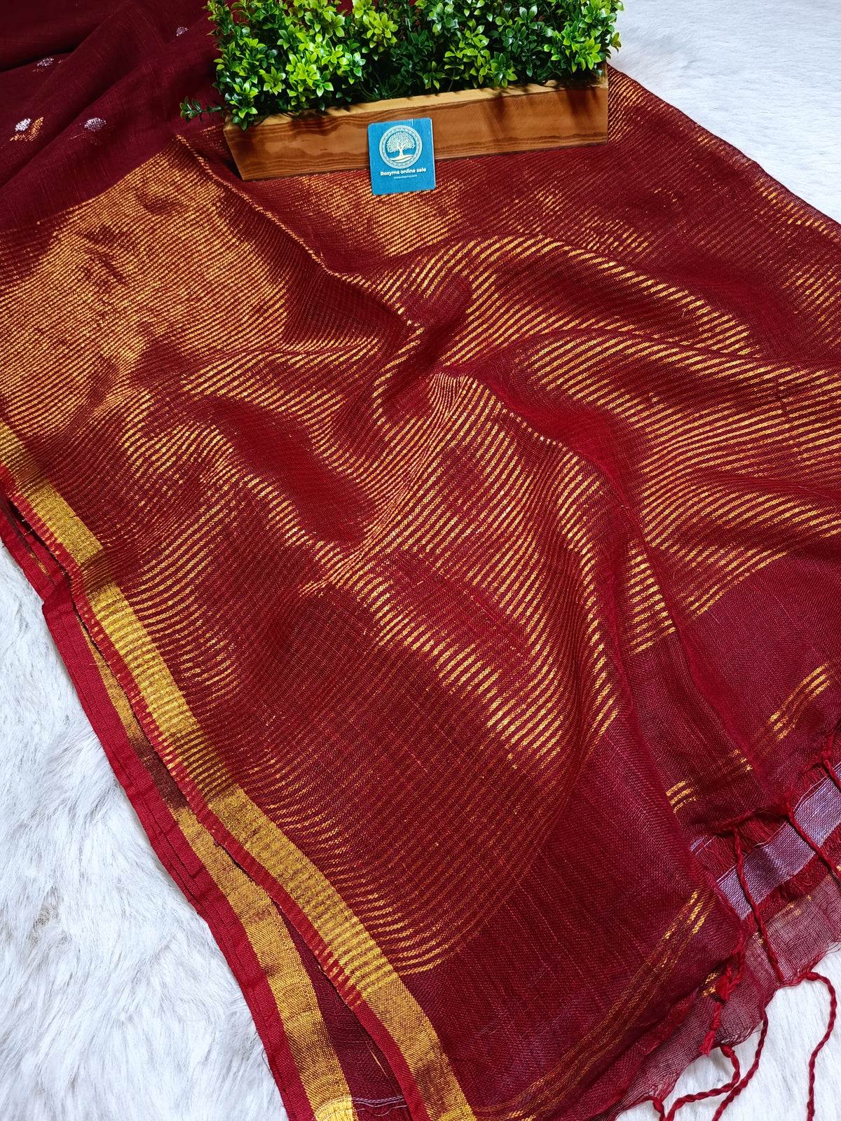 Premium Jaishree Linen Jamdani Saree