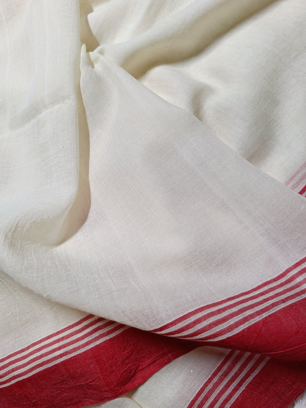 Traditional Red and White Soft Cotton Baluchuri Saree with Blouse Piece – Pure Handloom
