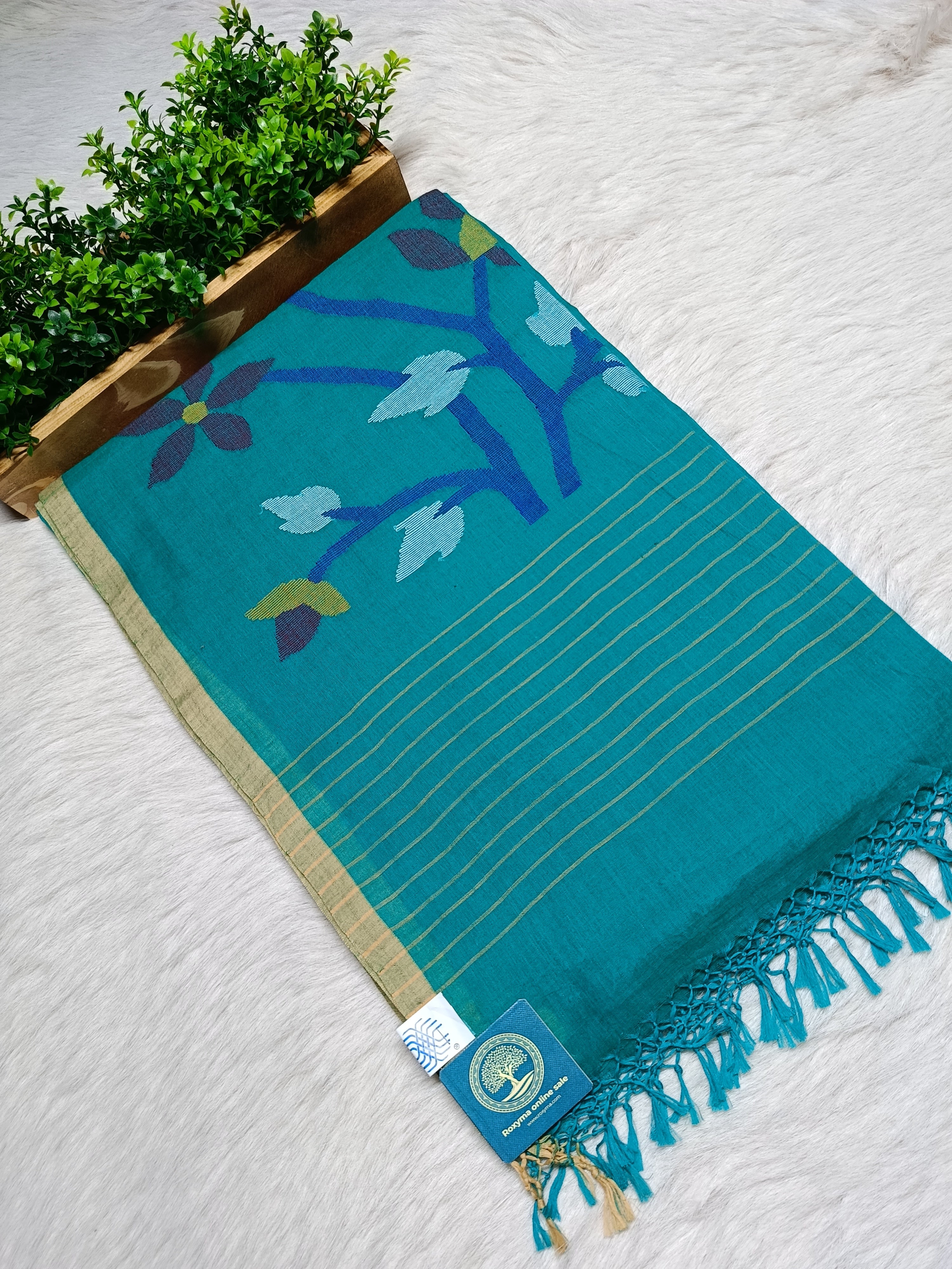Mulmul Cotton Jamdani Saree – Handwoven Elegance with Traditional Craftsmanship