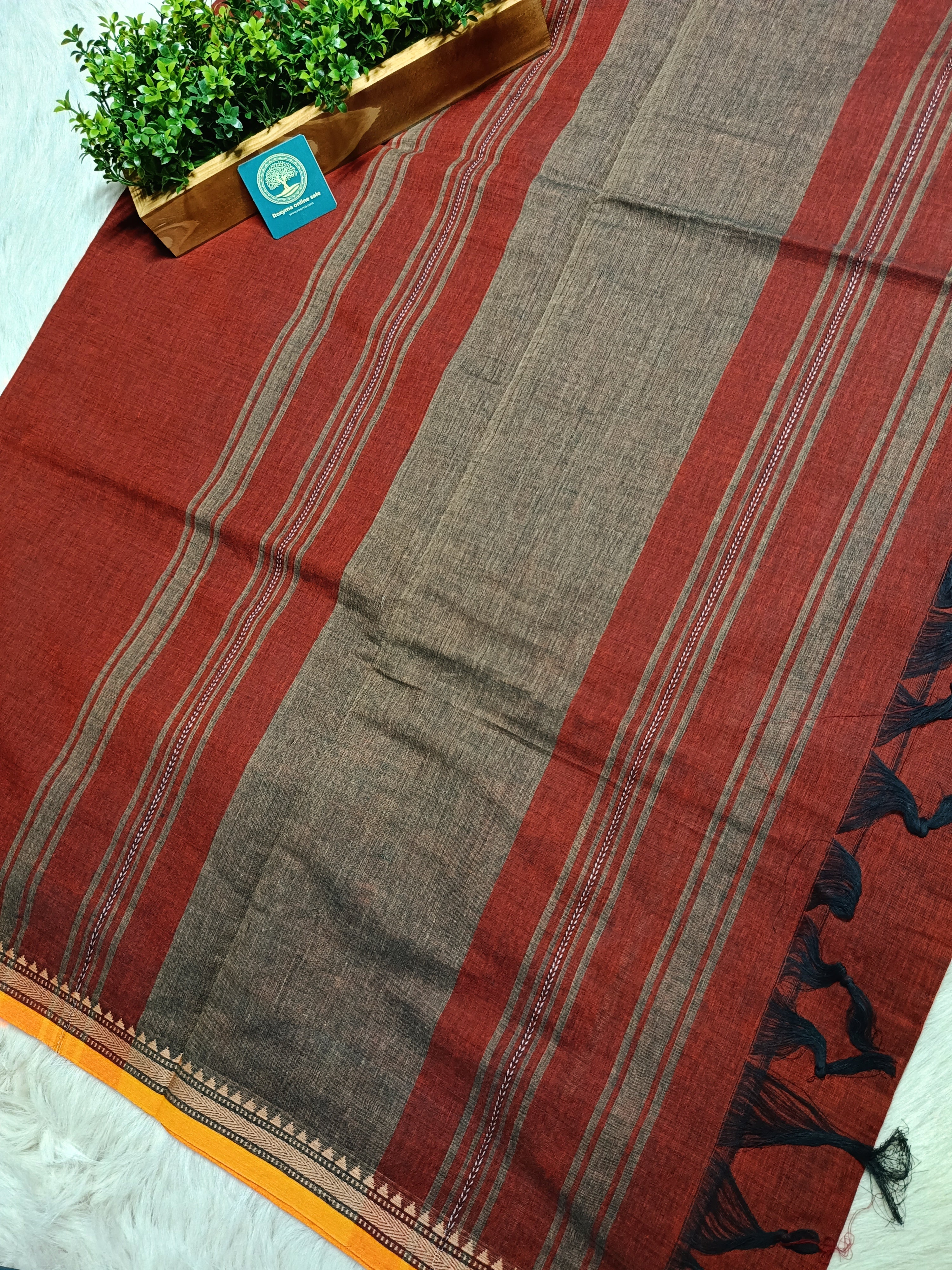Bengal Handwoven Dhaniyakhali Cotton Saree with Customised Narayanpet Border