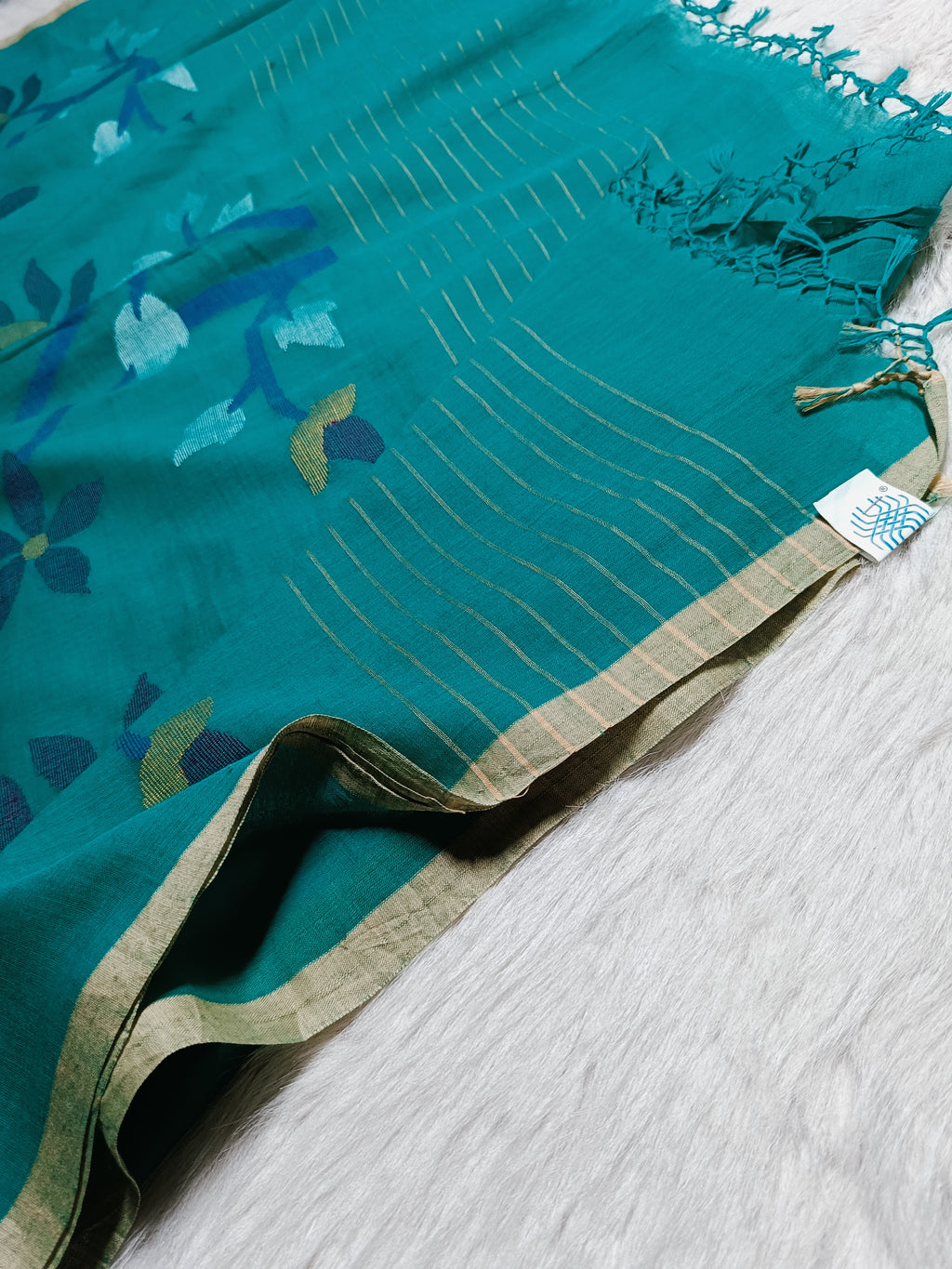 Mulmul Cotton Jamdani Saree – Handwoven Elegance with Traditional Craftsmanship