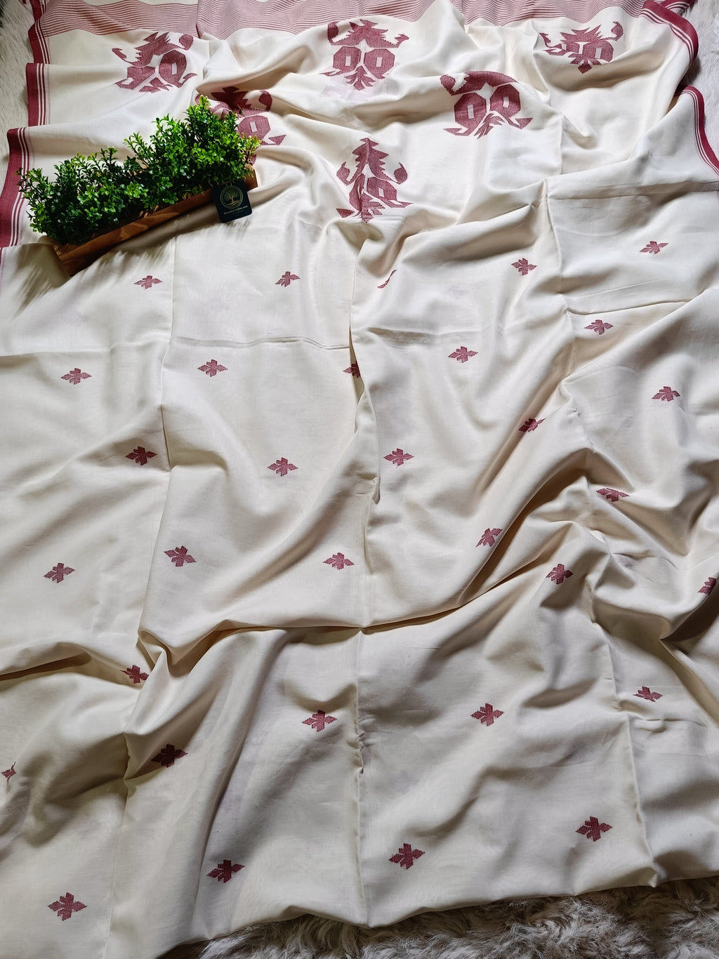 Pure Handloom Bengal Jamdani Saree – Traditional Red and White with Designer Blouse Piece