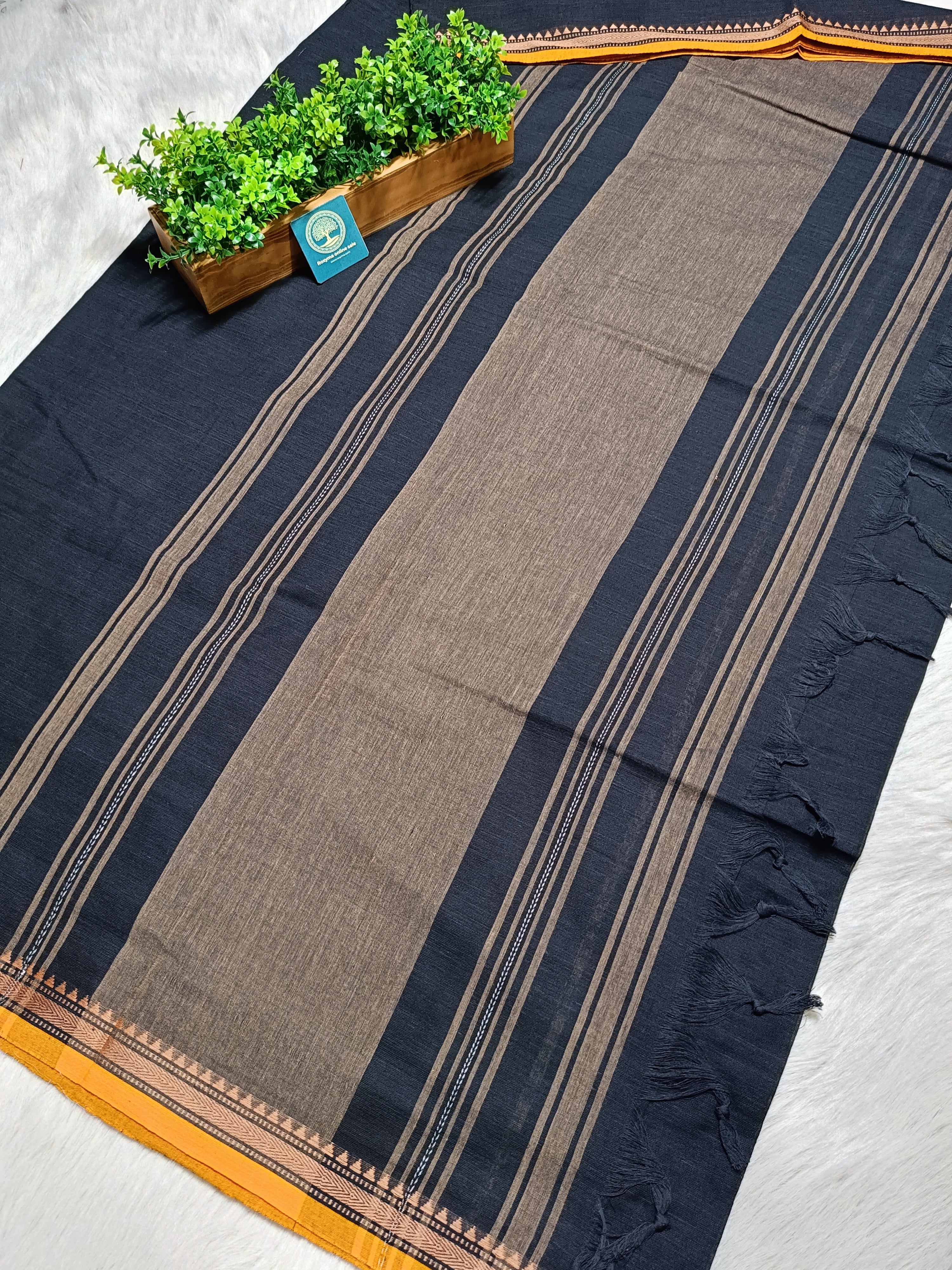 Bengal Handwoven Dhaniyakhali Cotton Saree with Customised Narayanpet Border