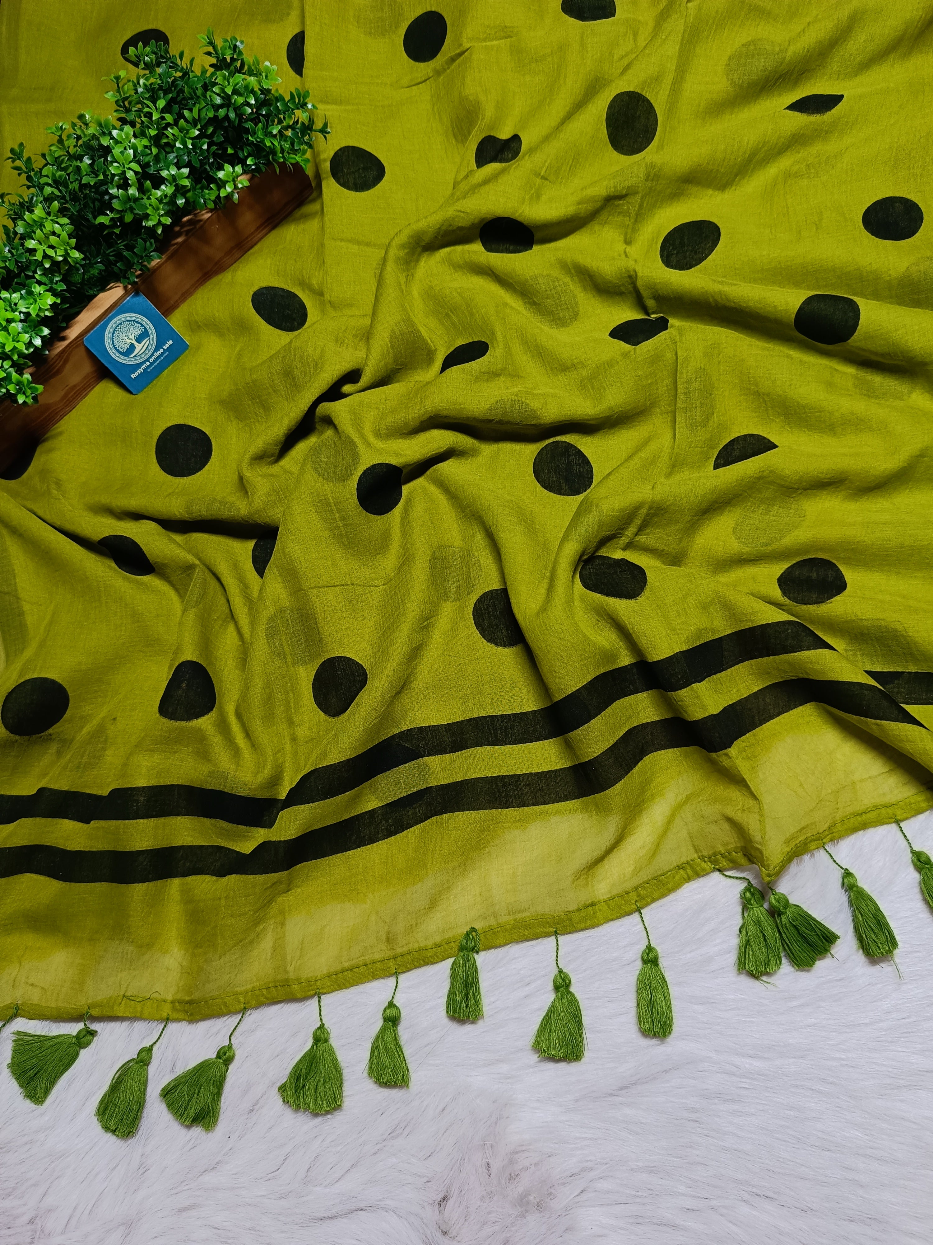 Pure Handwoven Cotton Mulmul Saree with Printed Ball Buti & Tassels