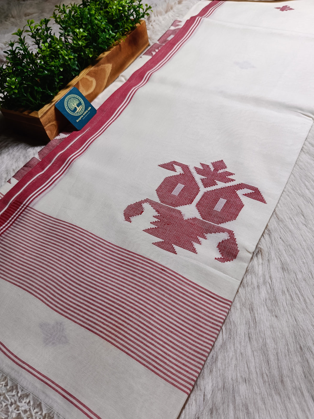 Pure Handloom Bengal Jamdani Saree – Traditional Red and White with Designer Blouse Piece