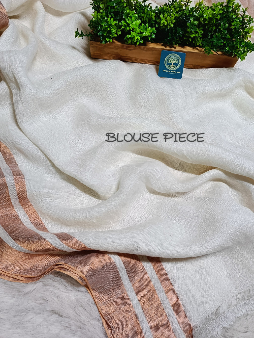 Exquisite Jaishree Linen Saree with Tested Golden Zari Border
