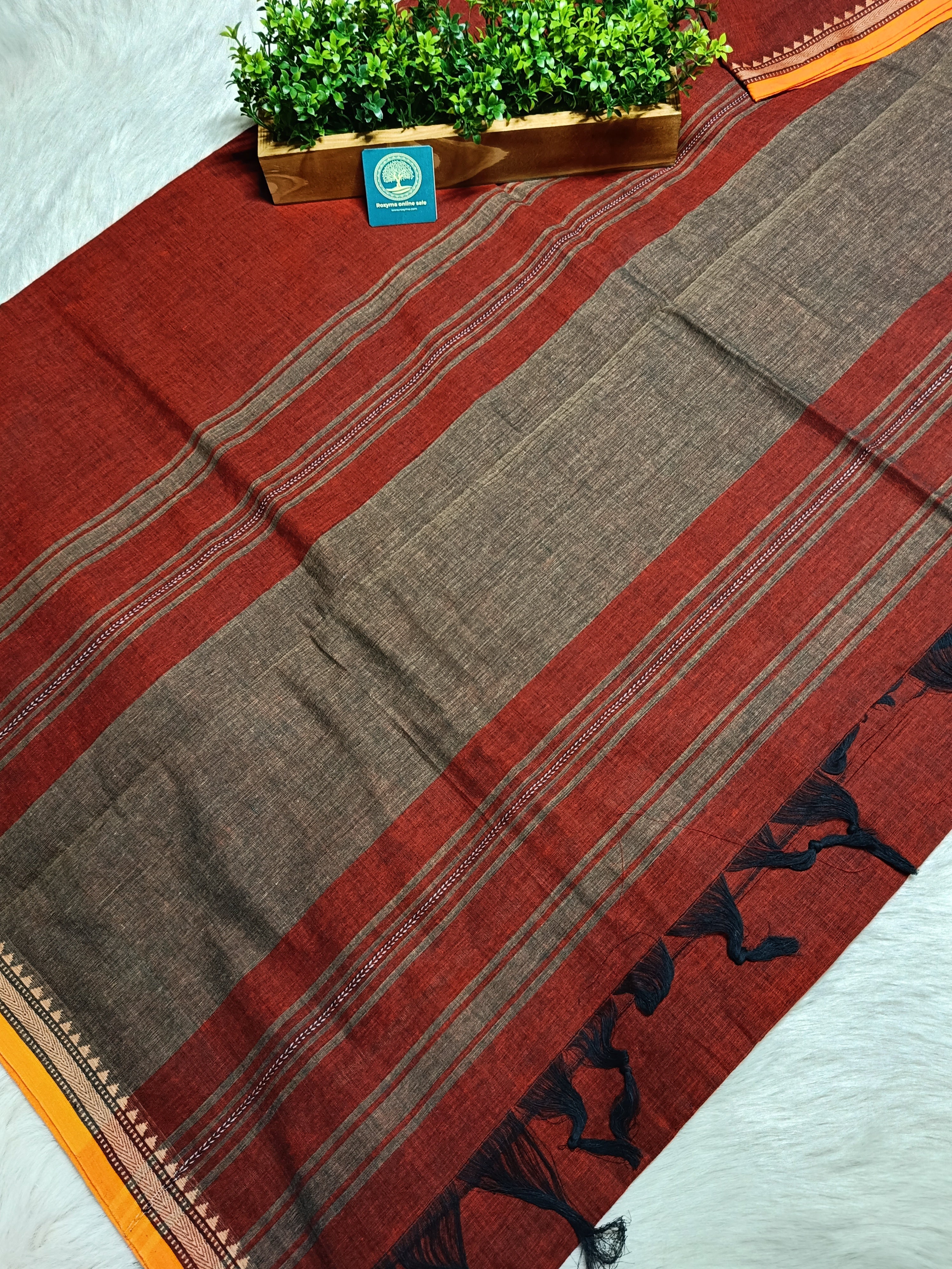 Bengal Handwoven Dhaniyakhali Cotton Saree with Customised Narayanpet Border