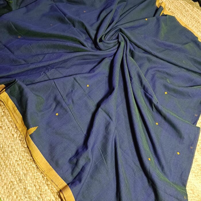 Handloom Pure Cotton Saree Featuring Exquisite Needle Jamdani Weaving, A Classic Gap Temple Border - Image 4