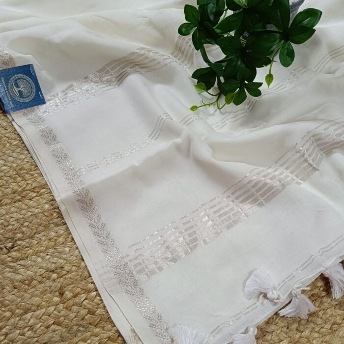 Premium Cotton Saree With Zari Woven Jacquard Border And Blouse Piece - Image 3