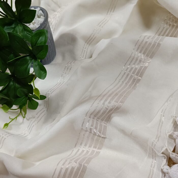 Premium Cotton Saree With Zari Woven Jacquard Border And Blouse Piece - Image 4