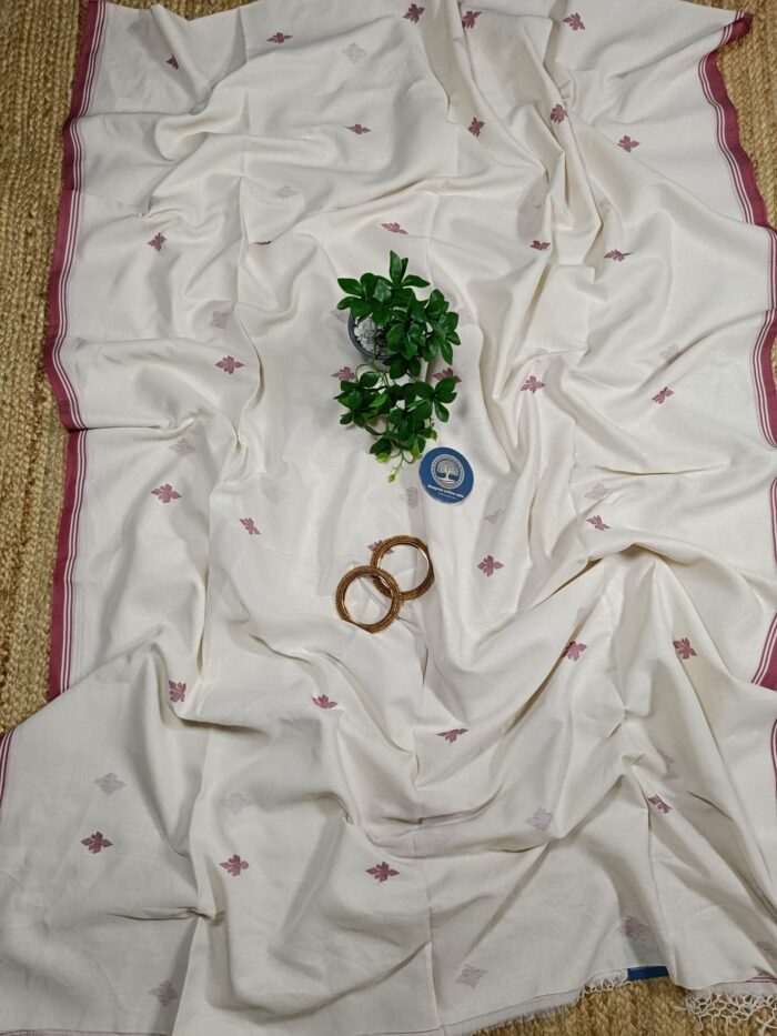 Laal Paar Sada Saree with Baluchuri Weaving & Running Blouse Piece - Image 6